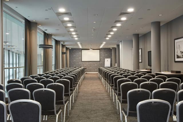 DoubleTree by Hilton Manchester - Piccadilly