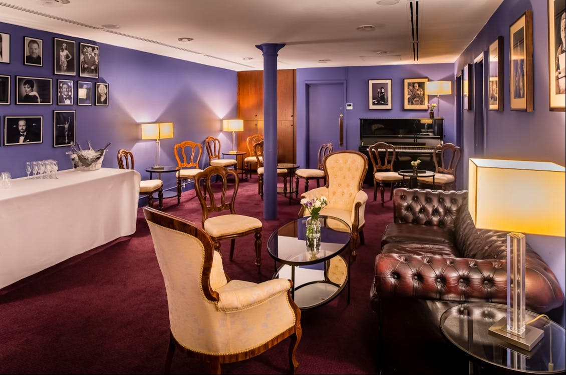 Sophisticated lounge in The Chairman’s Room, ideal for networking events and meetings.