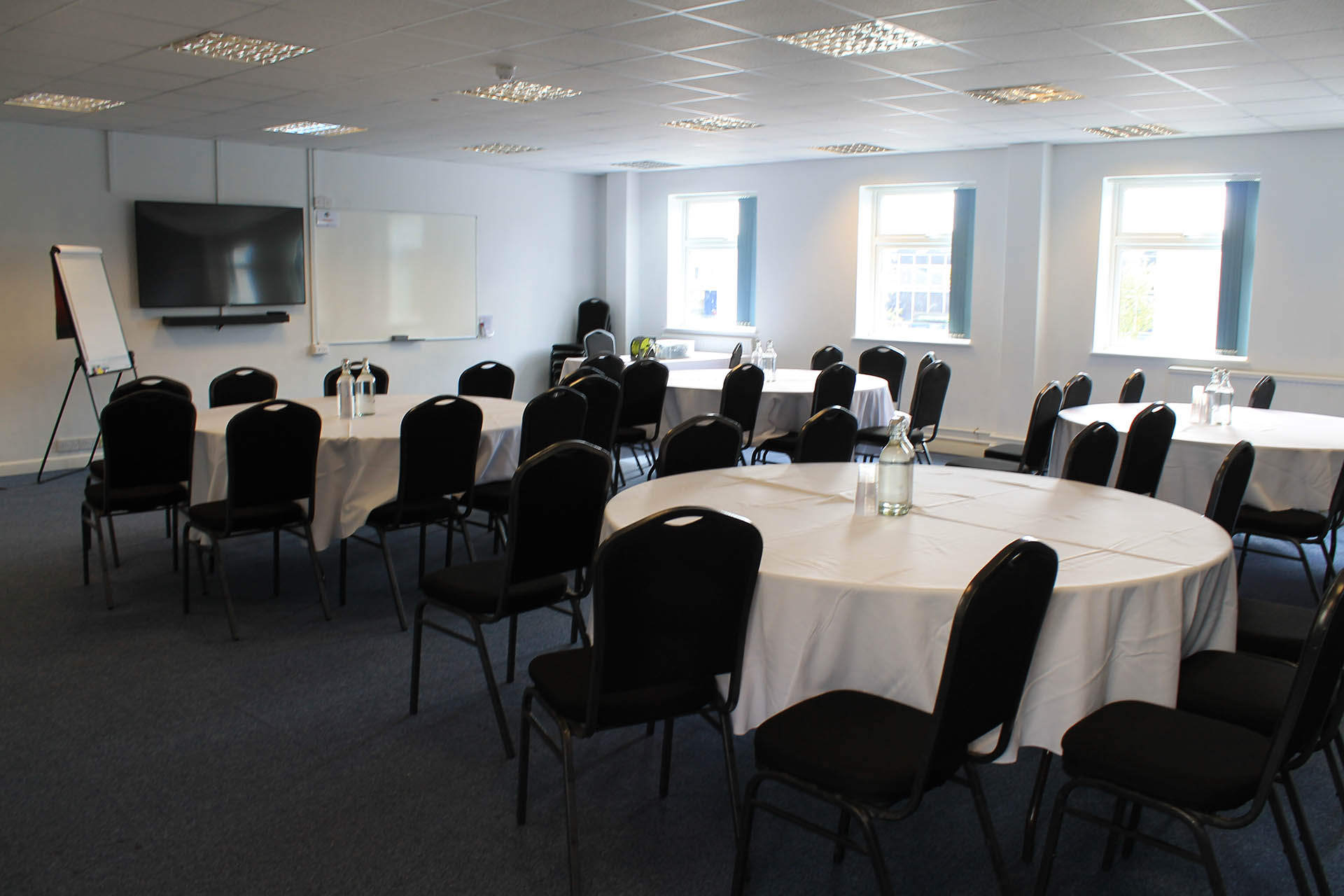 Hinksey Room at The King's Centre, Oxford: bright meeting space for workshops and conferences. - Banner