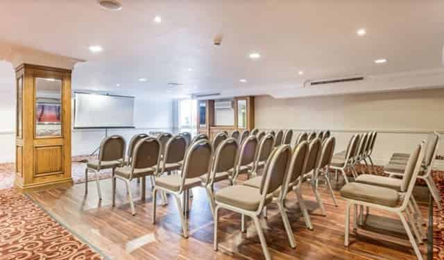 Best Western Pinewood Manchester Airport - Wilmslow Hotel