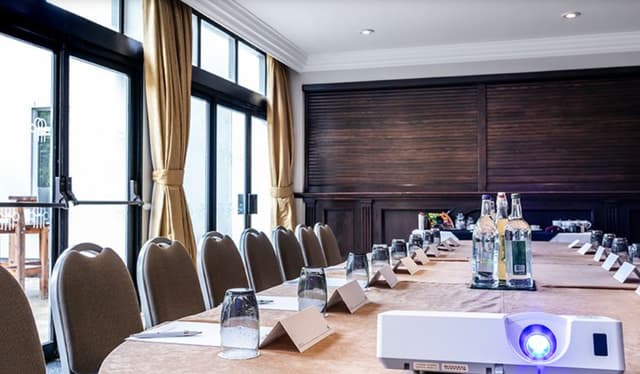 Best Western Pinewood Manchester Airport - Wilmslow Hotel
