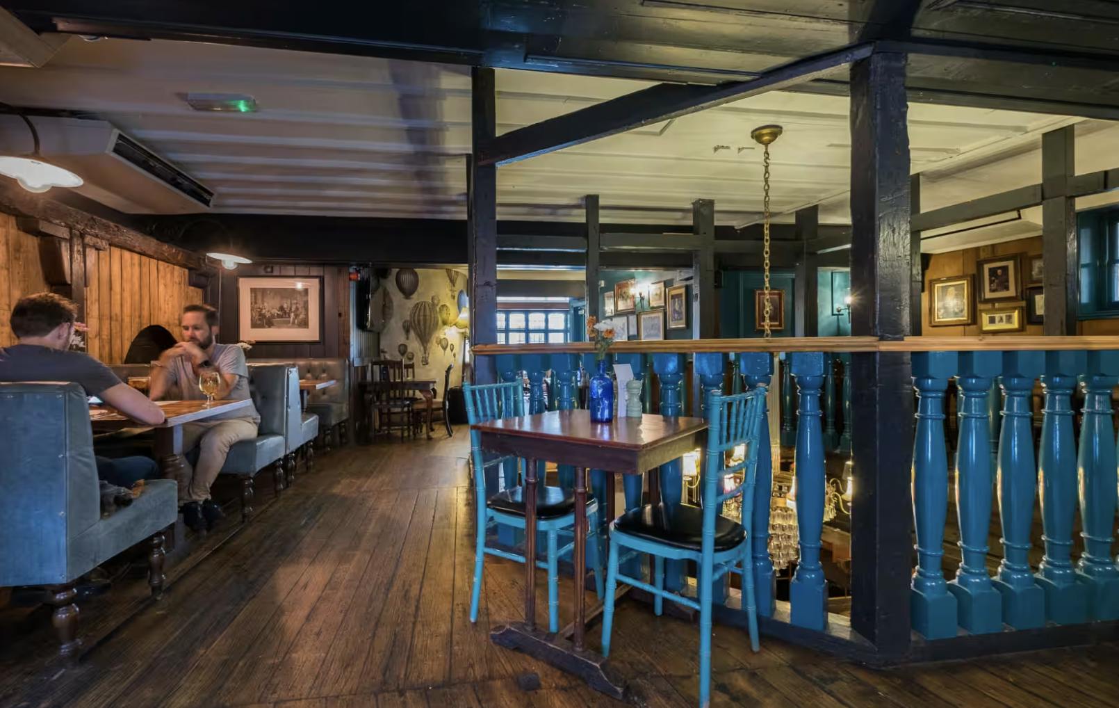 Cozy WN Barkers venue with rustic decor, perfect for intimate meetings and events.