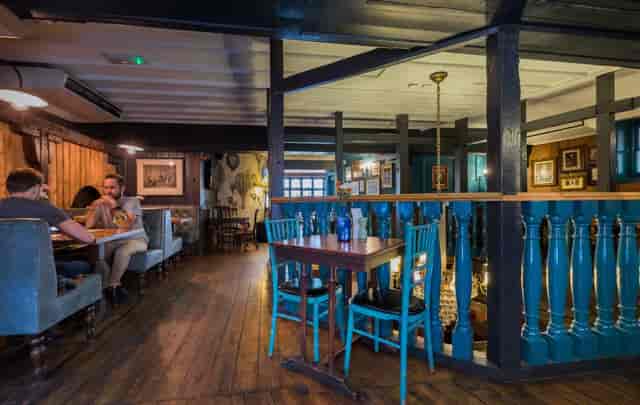 Cozy WN Barkers venue with rustic decor, perfect for intimate meetings and events.