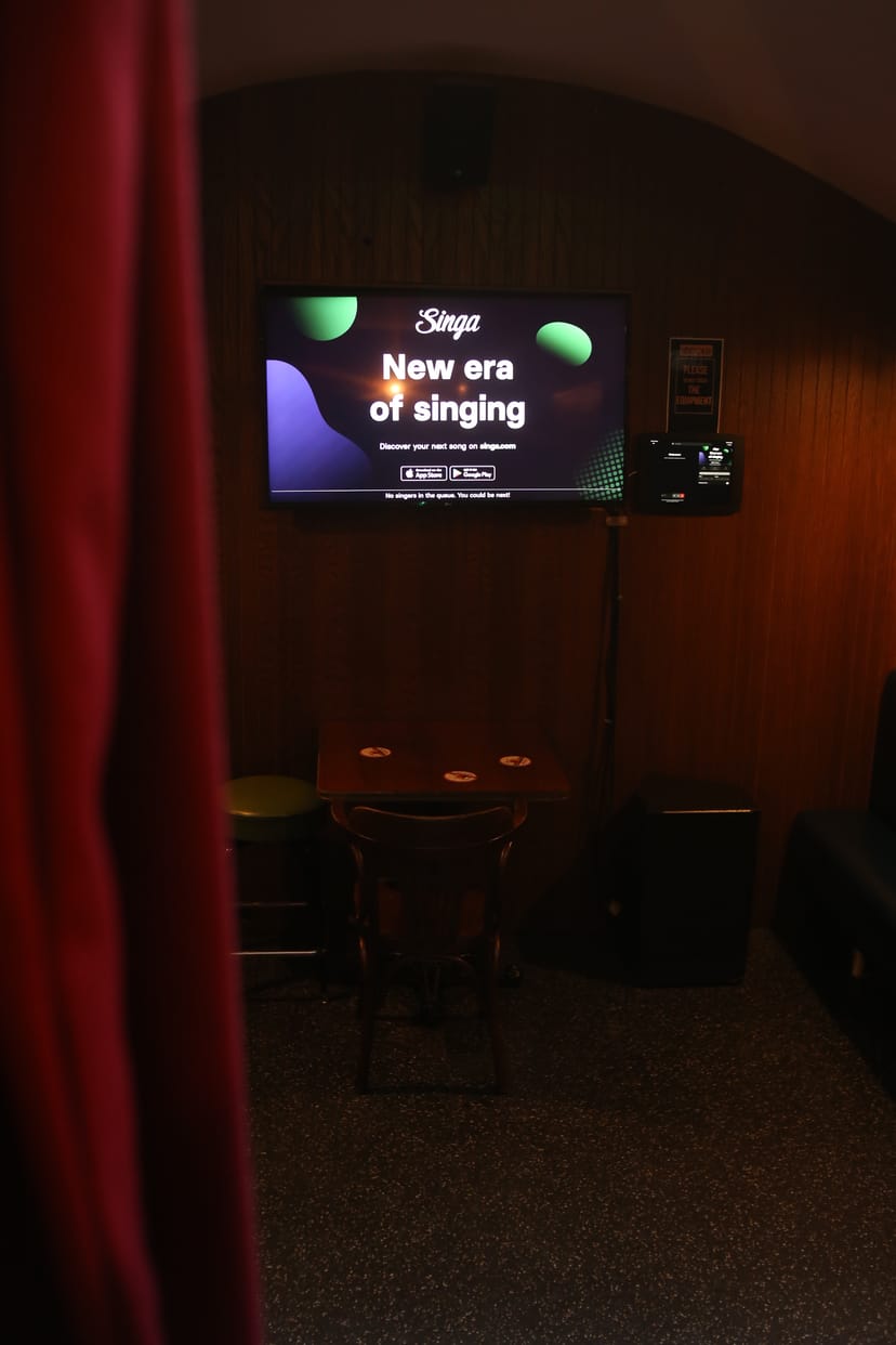 Cozy Basement Hire in Farringdon, perfect for team-building or casual events.