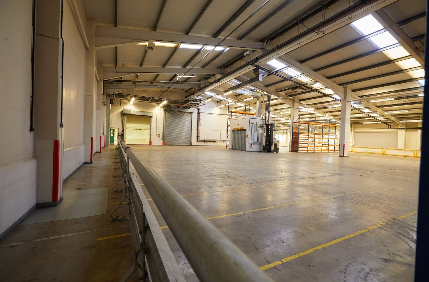 Spacious industrial venue in London North Studios, ideal for large events and exhibitions.