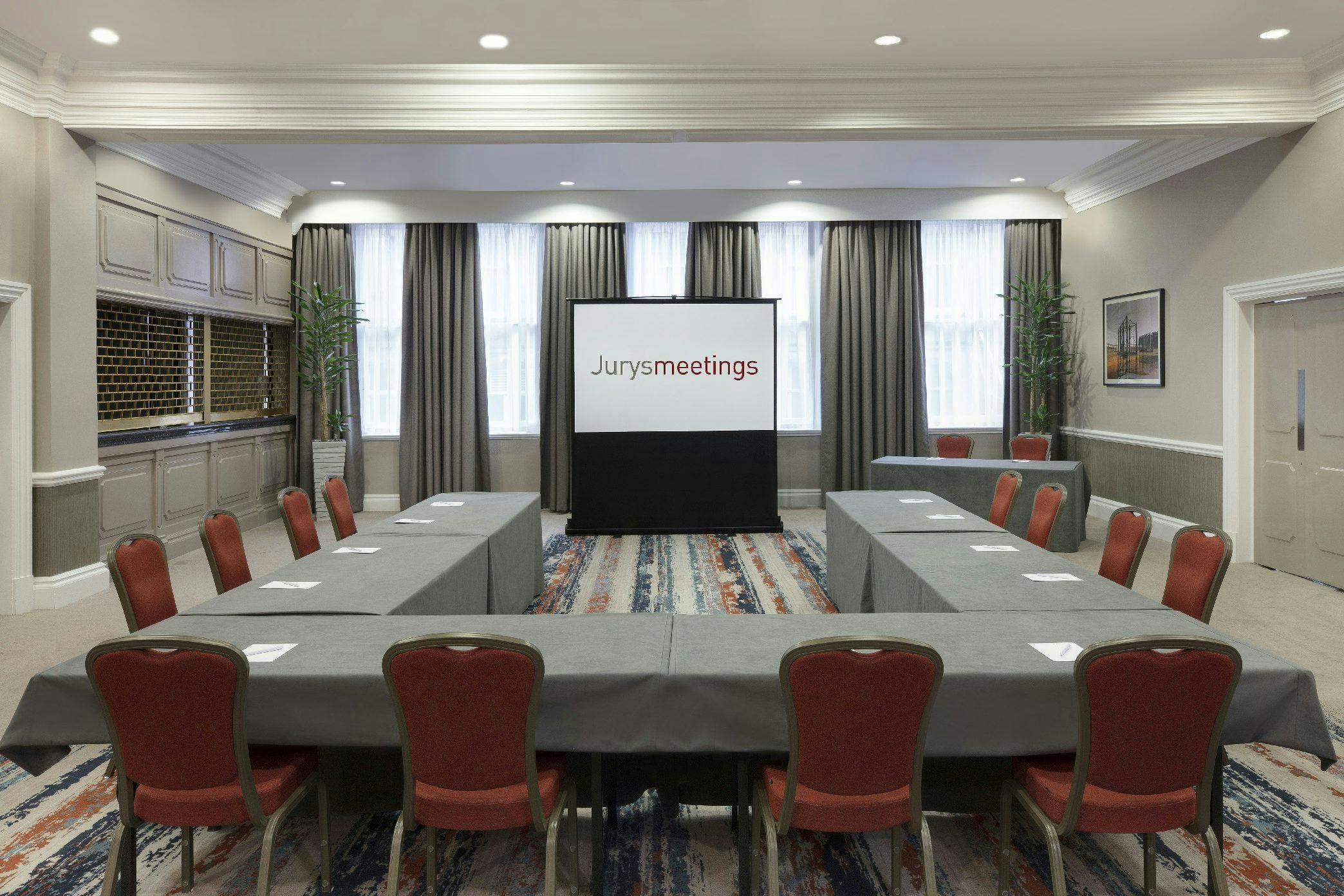 Wedgewood Suite at Leonardo Hotel Cardiff, U-shape meeting room for workshops and discussions.