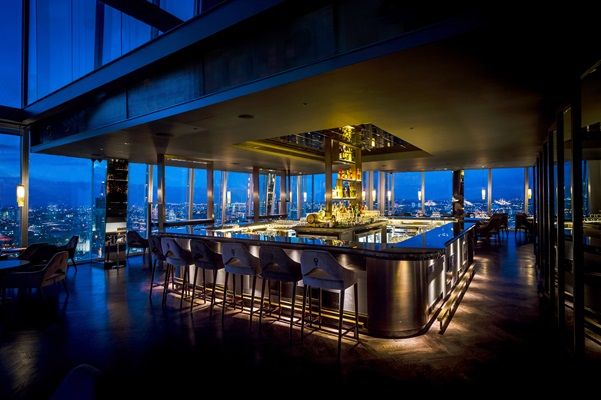 Rooftop bar at Oblix, The Shard, ideal for upscale events and networking receptions. - Banner