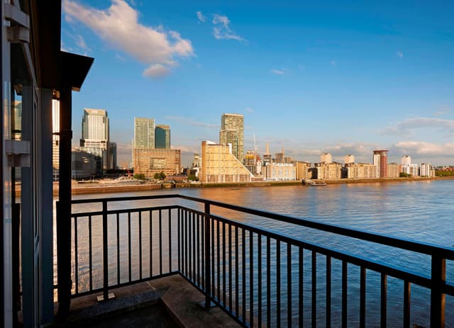 DoubleTree by Hilton London - Docklands Riverside