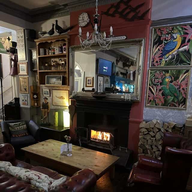 Cozy bar in Armstrong Manor, perfect for intimate meetings and small events.
