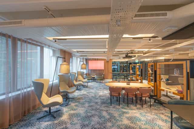 Modern meeting room at 111 Piccadilly, ideal for collaboration and creativity.