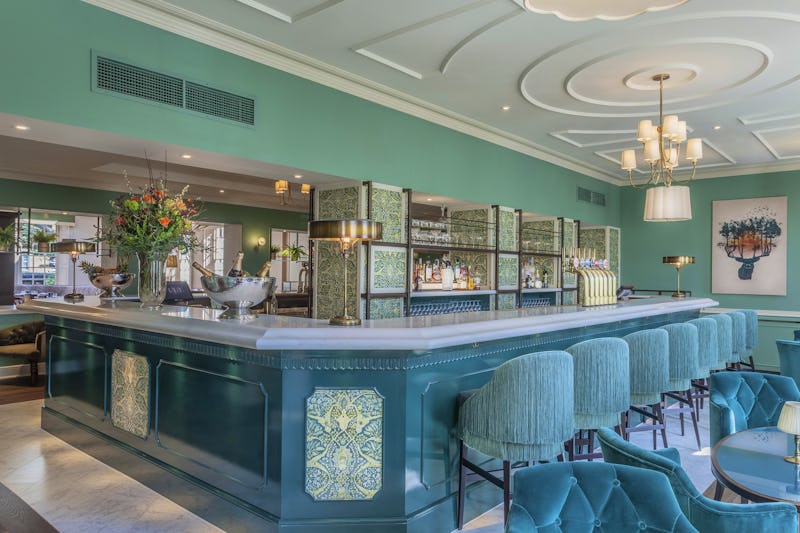 Stylish bar at Richmond Hill Hotel, ideal for networking events and cocktail receptions.