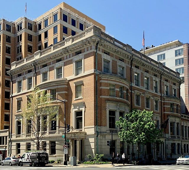 Elegant library in Metropolitan Club, ideal for upscale events and meetings.