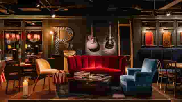 Ruby Zoe Hotel & Bar