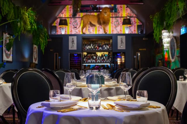 Hux Hotel