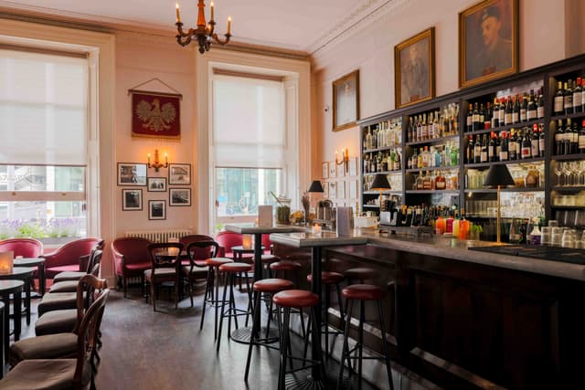 Bar