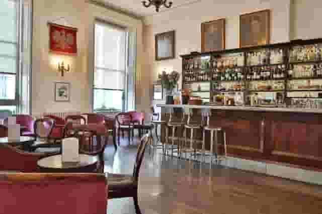 Bar