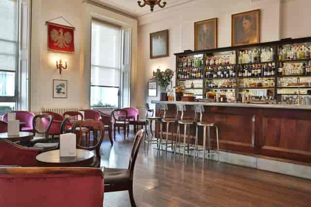 Bar