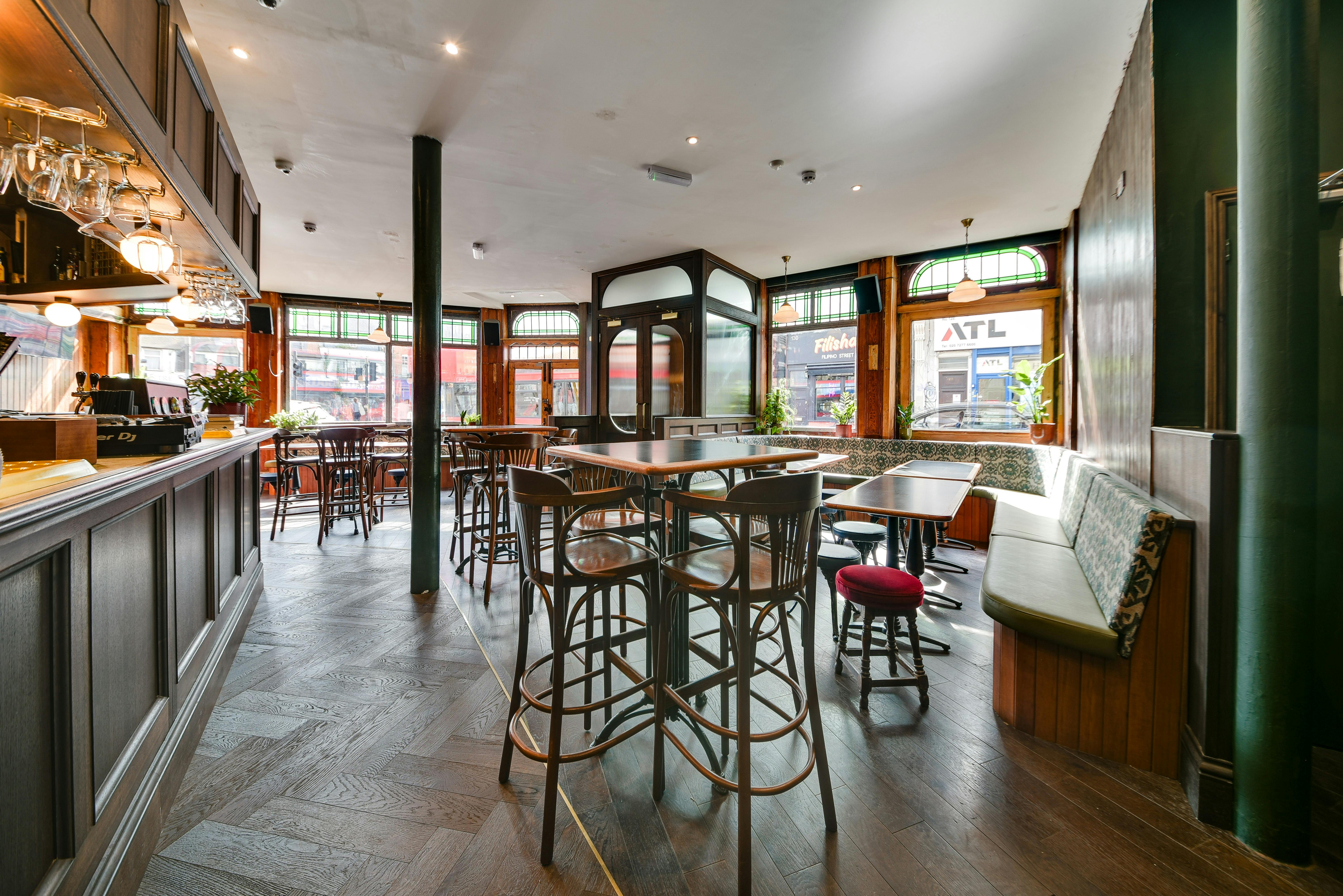 Stylish Greyhound venue in Peckham with natural light, perfect for networking events.