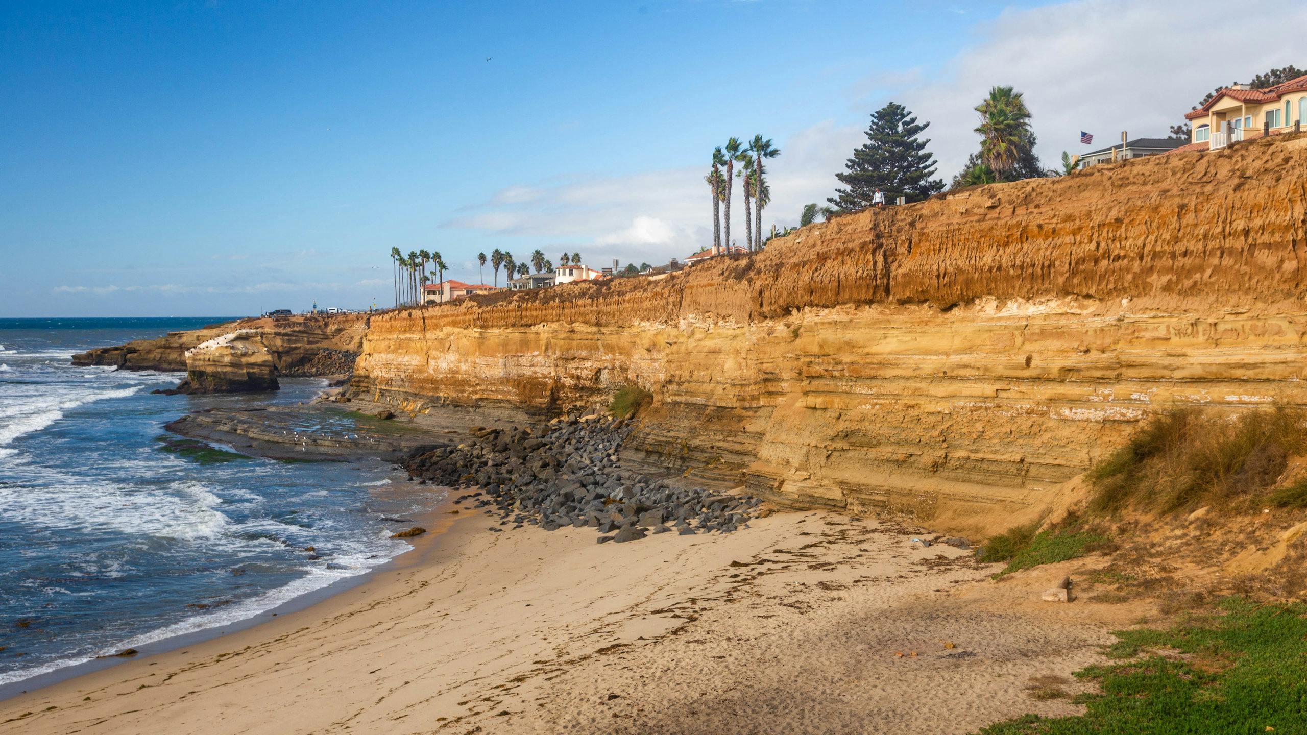 Sunset Natural Cliffs at Ocean Beach: scenic venue for outdoor events and retreats.