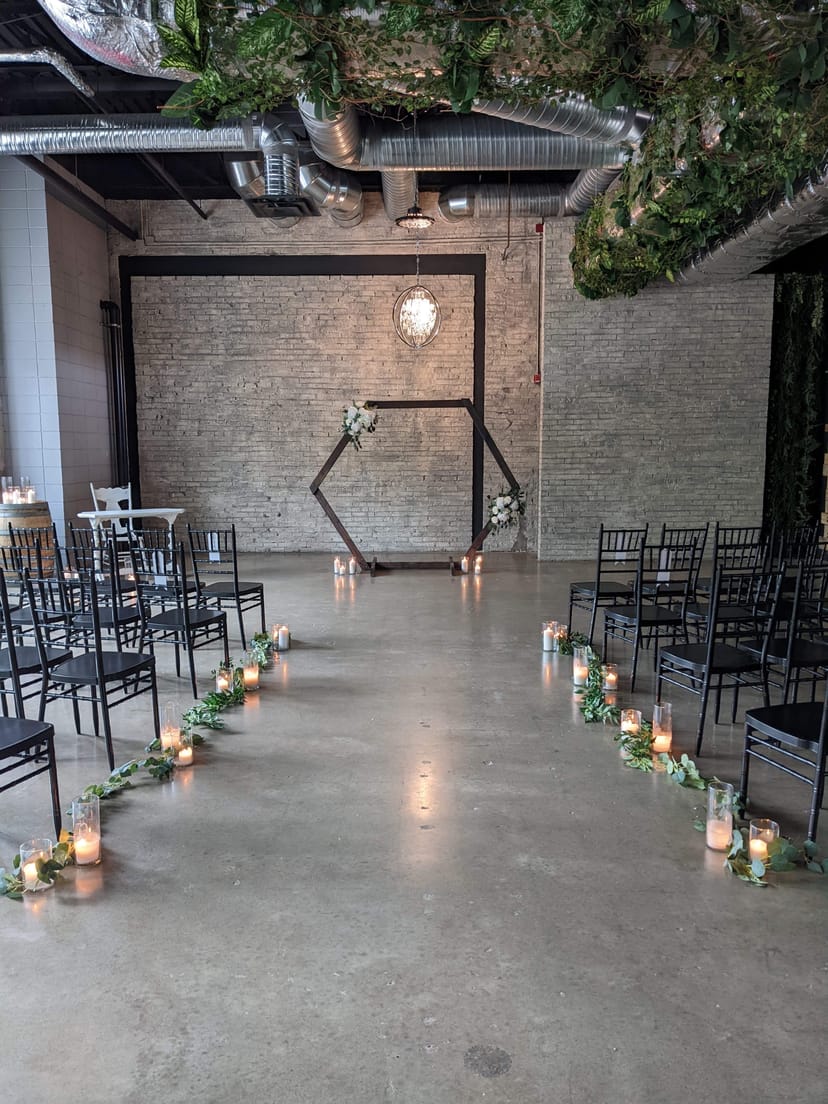 OLIVER EXCHANGE – FOUNDRY ROOM