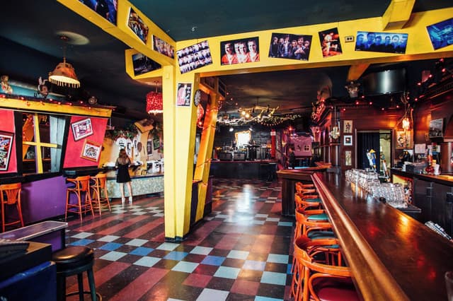 Bar