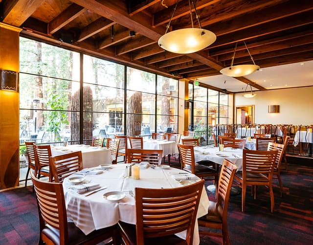Restaurant & Bar