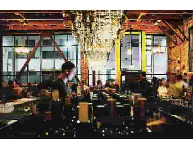 Restaurant & Bar
