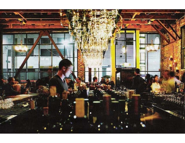 Restaurant & Bar
