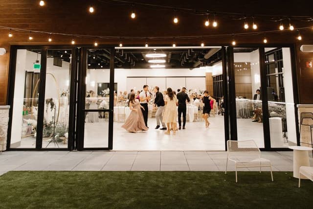 Groom’s Room