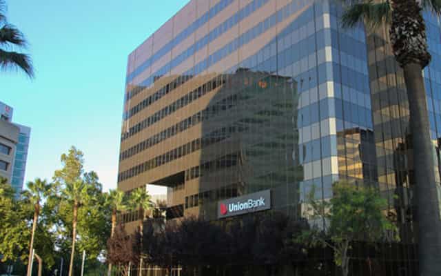 Modern glass-fronted office Suite 600, ideal for corporate meetings and events.