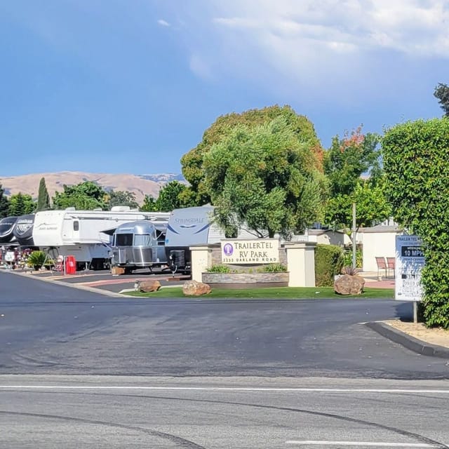 "Picnic Gallery RV park entrance, ideal for outdoor events and retreats."