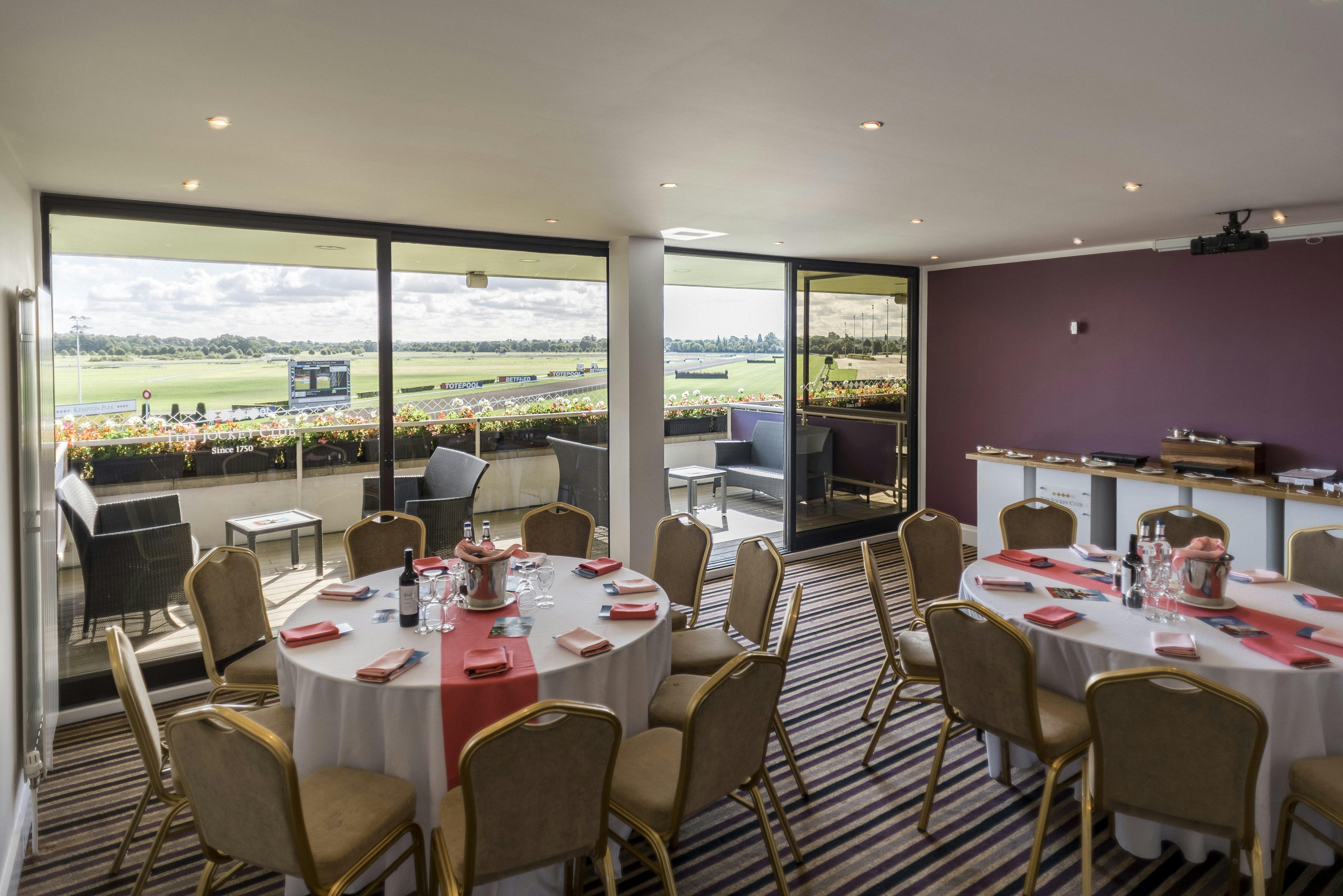 Kempton Park Racecourse - Double Box image 1