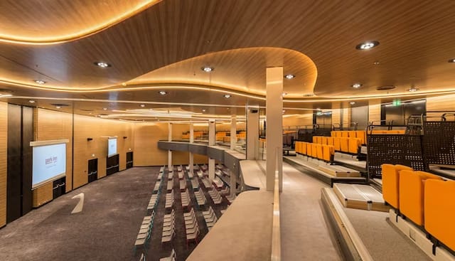 Modern Pearl Ballroom with tiered seating for conferences and workshops in Amsterdam.