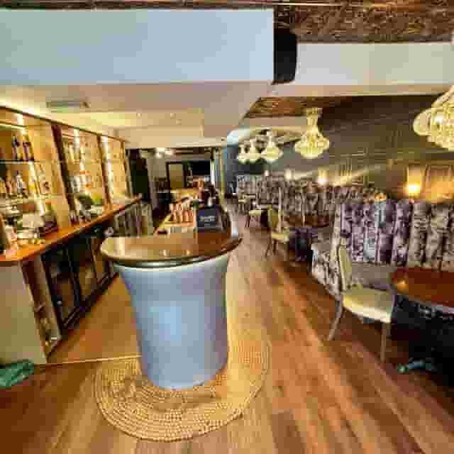 Sinclairs Bar and Rooms