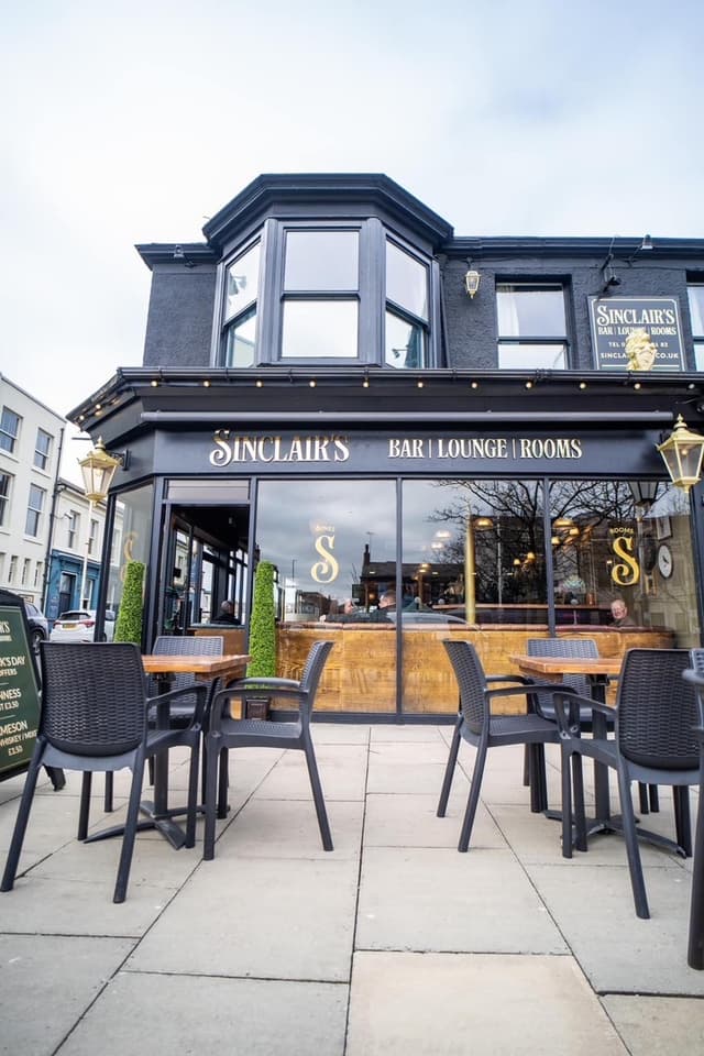 Sinclairs Bar and Rooms