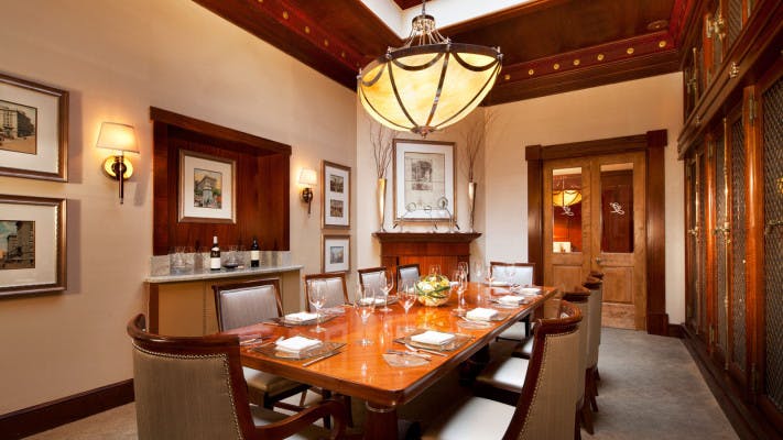 Elegant private dining room at Grant Grill, perfect for intimate meetings and exclusive events.