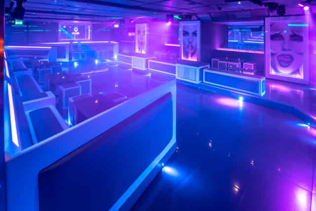CLUB