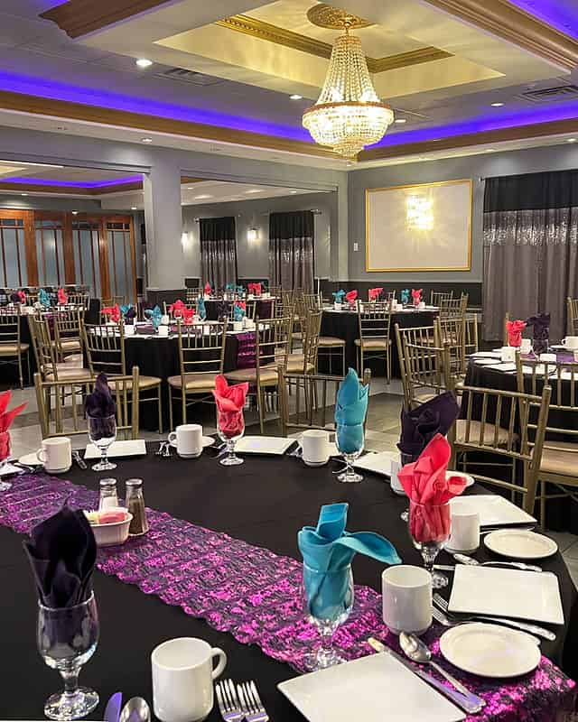 Michael's Riverside Restaurant & Banquet