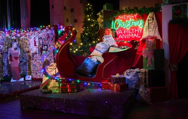 HUMBUG! Santa's Christmas Dive Bar Experience