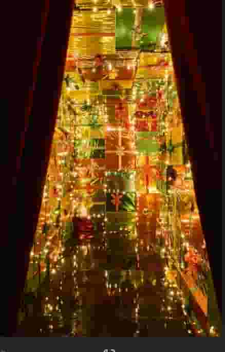 HUMBUG! Santa's Christmas Dive Bar Experience