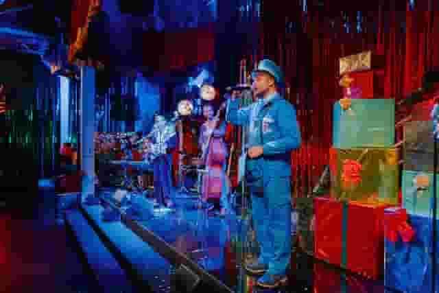 HUMBUG! Santa's Christmas Dive Bar Experience