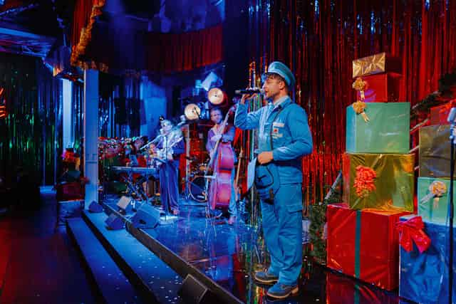 HUMBUG! Santa's Christmas Dive Bar Experience
