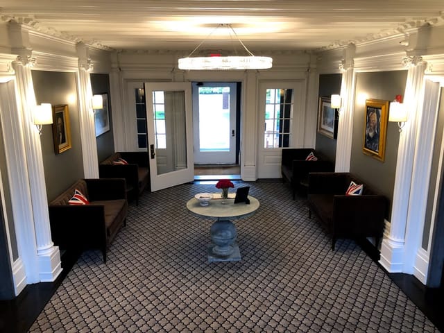 Elegant foyer in THE GEORGE, perfect for networking events and gatherings.