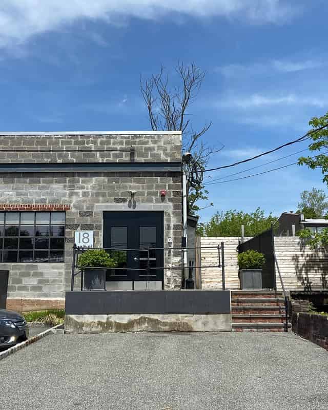 18 Label Studios