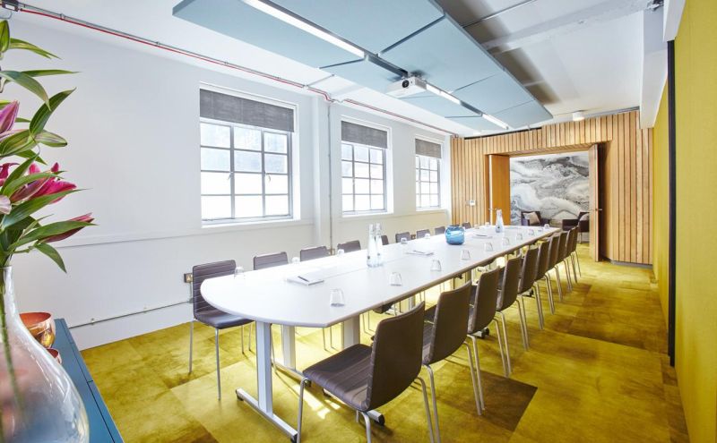 Modern meeting room at St Pancras, ideal for corporate events and presentations. - Banner