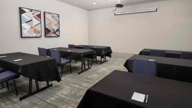 Meeting space at Four Points by Sheraton, ideal for workshops and presentations.