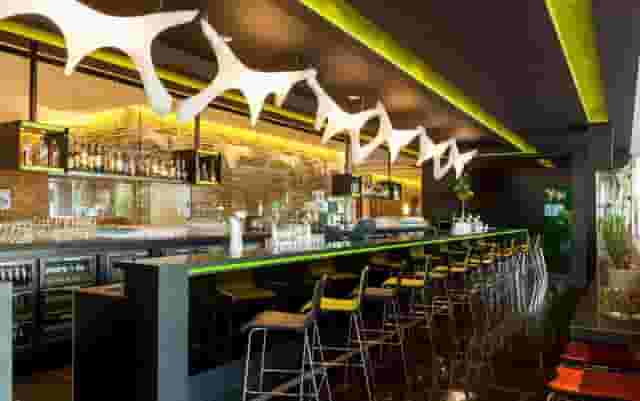Bar & Lounge