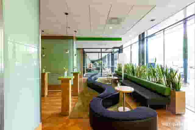 Bar & Lounge