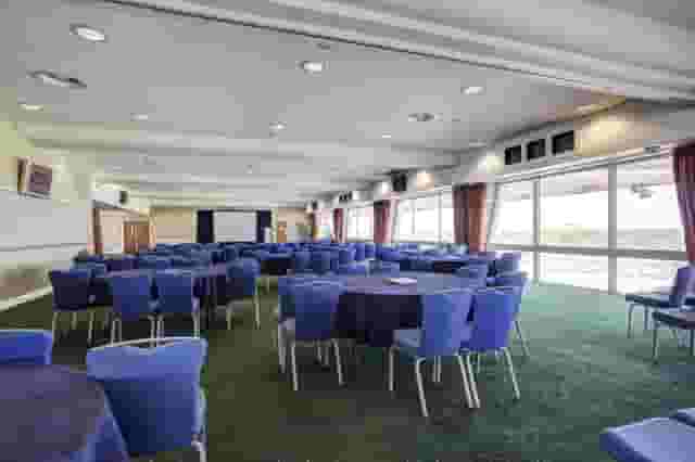 Sandown Park Racecourse