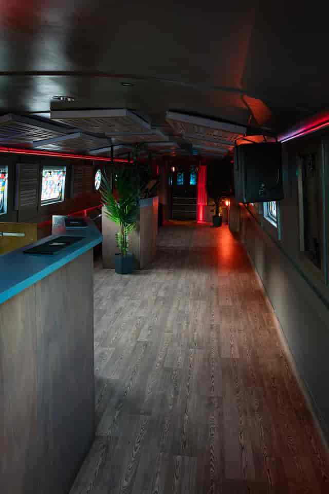 A Floating Mobile Event Space